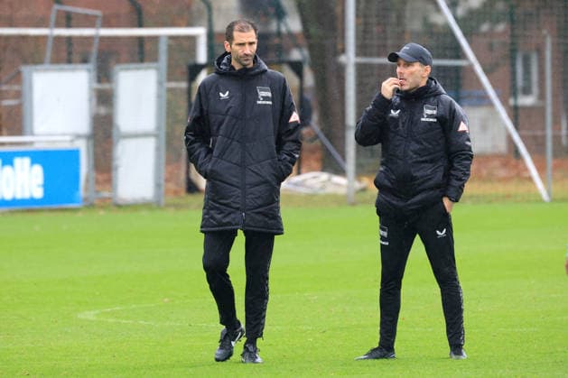 DEU, DFL, 2. FBL Hertha BSC, Training, 09.12.2025, Sportforum, Berlin, DEU, DFL, 2. FBL Hertha BSC, Training, im Bild Cheftrainer Stefan Leitl (Hertha BSC Berlin), Co-Trainer Andre Mijatovic (Hertha BSC Berlin) DFL - regulations prohibit any use of Photographs as image sequences and or quasi-video