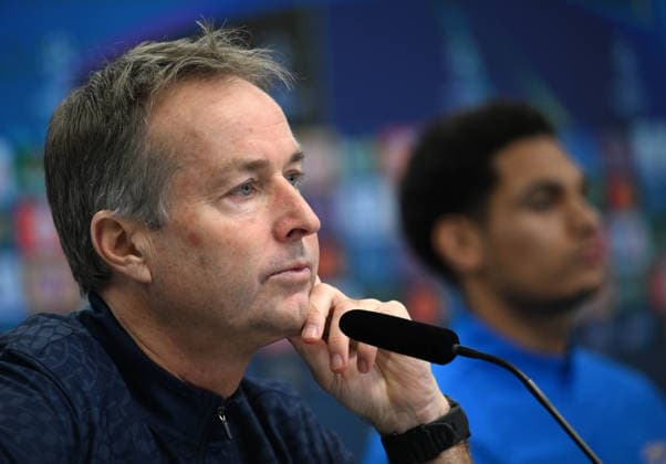 0912.2025, xophax, Fussball , UEFA Champions League , 2025 2026 , Bayer Leverkusen ,Pressekonferenz vor dem Spiel gegen Newcastle United. Trainer Kasper Hjulmand ( Bayer 04 Leverkusen ) und Jarell Quansah, rechts ( Bayer 04 ) Leverkusen