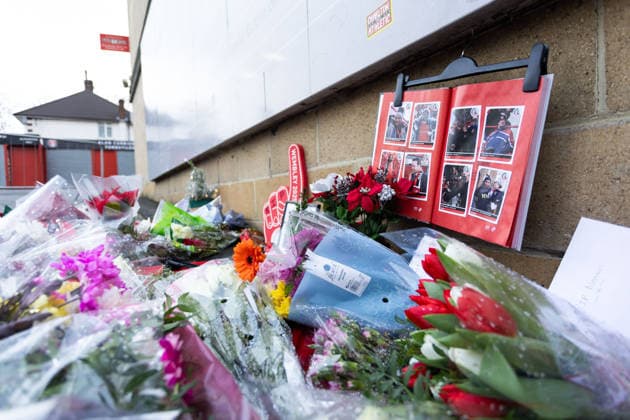 Charlton Athletic v Middlesbrough Sky Bet Championship Detail view of a memorial outside the stadium for Norman Barker known as Headphones Norm before the Sky Bet Championship match at The Valley, London 09 12 2025 UK Newspapers OUT Copyright: xBenxPetersx FIL-22613-0007