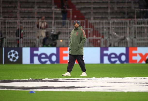 Fussball, Herren, Champions League, Saison 2025 2026, FC Bayern München - Sporting Lissabon, 6.Spieltag, Allianz Arena Vincent Kompany, Trainer (FC Bayern München) bei der Platzbesichtigung vor dem Spiel