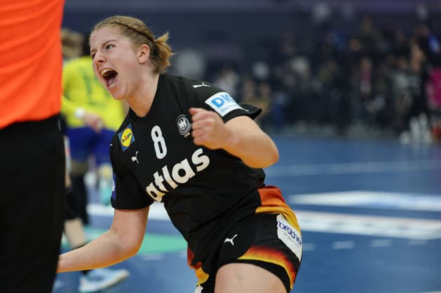 GER, Dortmund, 27th Wommen s World Championship, WM, Weltmeisterschaft 2025, Viertelfinale Quaterfinals, Final Round: Deutschland Germany (GER) vs. Brasilien Brazil (BRA) 09.12.2025, Westfalenhalle, Dortmund, GER, Dortmund, 27th Wommen s World Championship 2025, Viertelfinale Quaterfinals, Final Round: Deutschland Germany (GER) vs. Brasilien Brazil (BRA) , im Bild: Torjubel Jubel Jubellauf, Nina Engel (Ger 8),