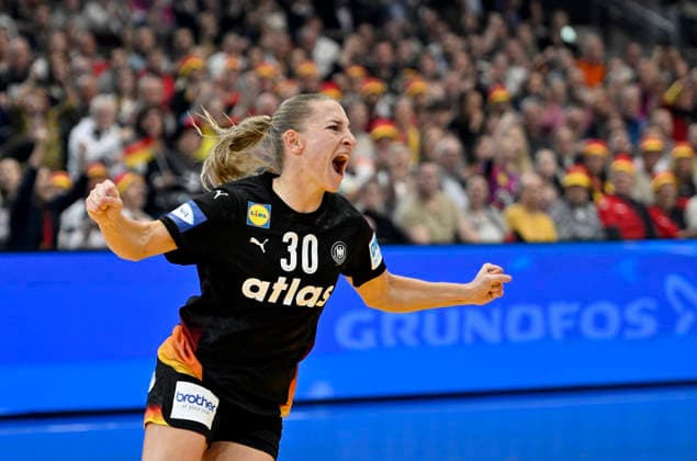 Jubel Jenny Behrend (GER) Handball Weltmeisterschaft der Frauen 2025, Viertelfinale Deutschland (GER) - Brasilien (BRA), am 09.12.2025 in Dortmund Deutschland. Handball WM der Frauen vom 26.11.-14.12.2025 in Deutschland Niederlande. Â