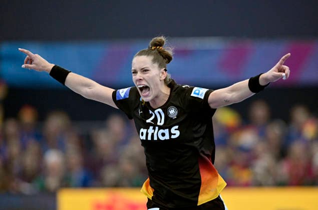 Jubel Emily Vogel (GER), Handball Weltmeisterschaft der Frauen 2025, Viertelfinale Deutschland (GER) - Brasilien (BRA), am 09.12.2025 in Dortmund Deutschland. Handball WM der Frauen vom 26.11.-14.12.2025 in Deutschland Niederlande. Â *** Cheers Emily Vogel GER , Womens Handball World Championship 2025, Quarterfinals Germany GER Brazil BRA , on 09 12 2025 in Dortmund Germany Womens Handball World Championship from 26 11 14 12 2025 in Germany Netherlands Â
