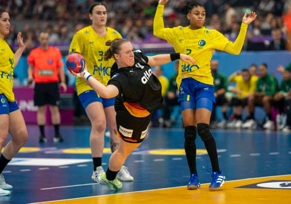 Lisa Antl (Germany, 9) Germany - Brazil, Quarterfinal, 27th IHF Womens Handball World Championship, WM, Weltmeisterschaft WM, Weltmeisterschaft 2025, GER, Dortmund, Westfalenhalle Copyright: HMBxMedia xMarcoxBader