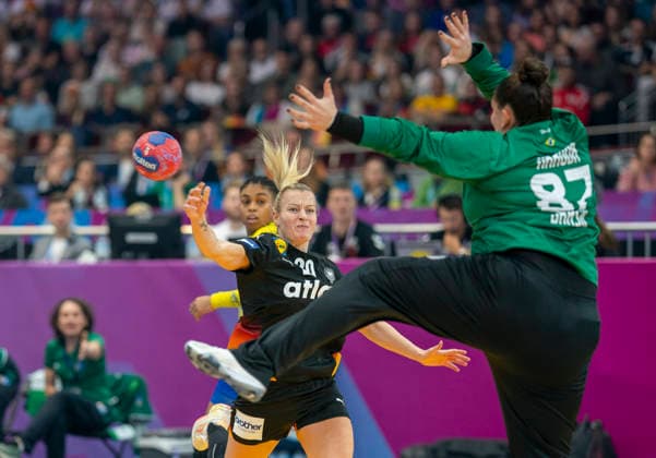 Antje Doell (Germany, 29) Germany - Brazil, Quarterfinal, 27th IHF Womens Handball World Championship, WM, Weltmeisterschaft WM, Weltmeisterschaft 2025, GER, Dortmund, Westfalenhalle Copyright: HMBxMedia xMarcoxBader