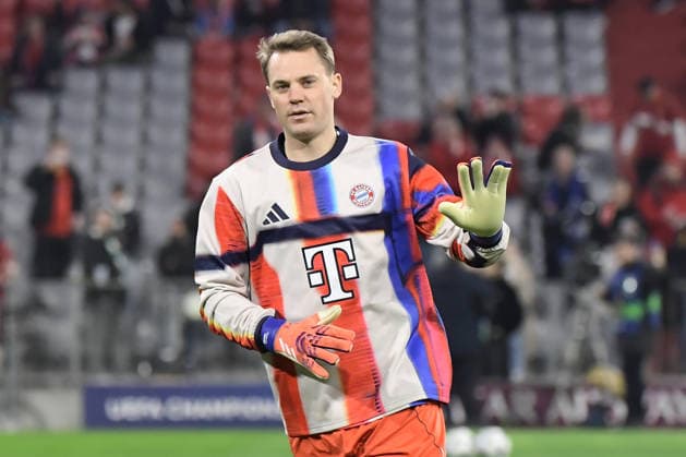 09.12.2025, xemx, Fussball UEFA Champions League, FC Bayern Muenchen - Sporting Lissabon v.l. Warmup warm up Aufwärmen aufwärmen vor dem Spiel Manuel Neuer (FC Bayern Muenchen) (DFL DFB REGULATIONS PROHIBIT ANY USE OF PHOTOGRAPHS as IMAGE SEQUENCES and or QUASI-VIDEO) Muenchen