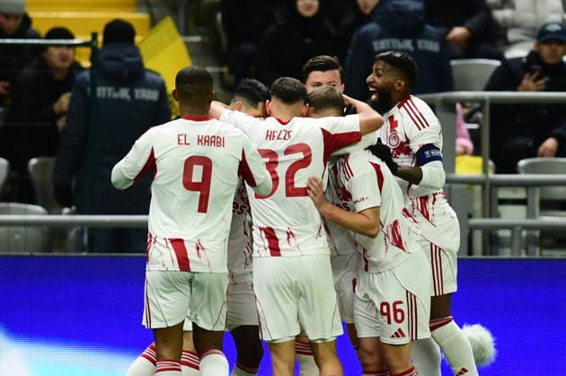 UEFA Champions League, Kairat Almaty vs Olympiacos FC - Gelson Martins of Olympiacos FC celebrates with his teamates after scoring the 0-1 during the UEFA Champions League Phase matchday 6 soccer match between Olympiacos FC and Kairat Almaty held at Astana Arena in Astana, Kazakhstan, 9 December 2025. IMAGO ONE INCH PRODUCTIONS Astana Kazakhstan Copyright: xONExINCHxPRODUCTIONSx 6772294