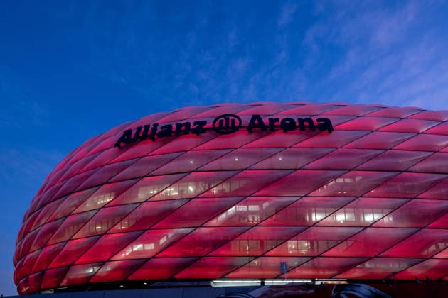 Aussenhuelle mit dem Logo und Schriftzug Allianz Arena, unbeleuchtet zu einem Championsleague - Spiel GER, FC Bayern Muenchen vs. Sporting Lissabon SCP, Fussball, Champions League, Ligaphase 6. Spieltag, Saison 2025 2026, 09.12.2025. (DFL DFB REGULATIONS PROHIBIT ANY USE OF PHOTOGRAPHS as IMAGE SEQUENCES and or QUASI-VIDEO). GER, FC Bayern Muenchen vs. Sporting Lissabon SCP, Fussball, Champions League, Ligaphase 6. Spieltag, Saison 2025 2026, 09.12.2025. Muenchen Copyright: xEibner-Pressefoto HeikexFeinerx EP_HFR