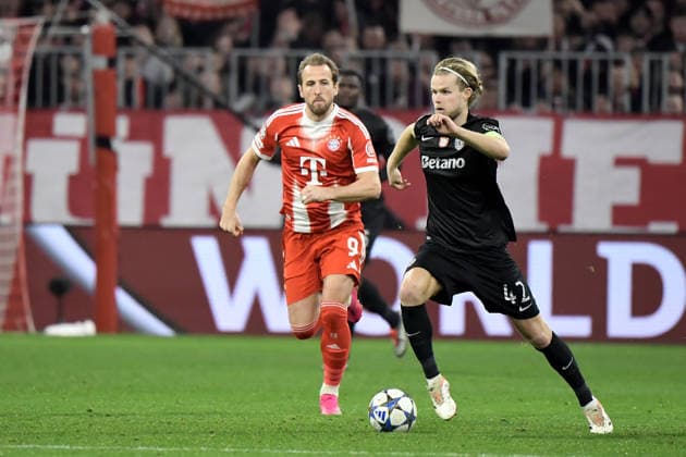 09.12.2025, xemx, Fussball UEFA Champions League, FC Bayern Muenchen - Sporting Lissabon v.l. Harry Kane (FC Bayern Muenchen) Morten Hjulmand (Sporting Lissabon) Zweikampf, Aktion, action, battle for the ball (DFL DFB REGULATIONS PROHIBIT ANY USE OF PHOTOGRAPHS as IMAGE SEQUENCES and or QUASI-VIDEO) Muenchen