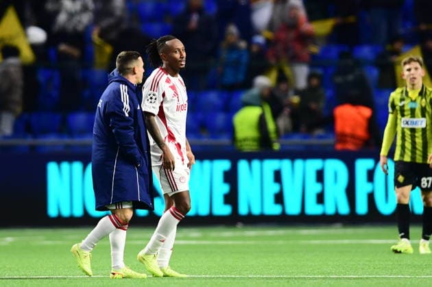 UEFA Champions League, Kairat Almaty vs Olympiacos FC - Gelson Martins of Olympiacos FC celebrates with his teamates after scoring the 0-1 during the UEFA Champions League Phase matchday 6 soccer match between Olympiacos FC and Kairat Almaty held at Astana Arena in Astana, Kazakhstan, 9 December 2025. IMAGO ONE INCH PRODUCTIONS Astana Kazakhstan Copyright: xONExINCHxPRODUCTIONSx 6772353