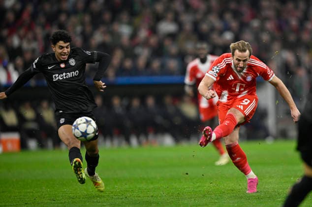 Torschuss Aktion Torchance Harry Kane FC Bayern Muenchen FCB (09) gegen Joao Simoes Sporting Lissabon SCP (52) FC Bayern Muenchen FCB vs Sporting Lissabon SCP Spieltag 6 09.12.2025 DFL REGULATIONS PROHIBIT ANY USE OF PHOTOGRAPHS AS IMAGE SEQUENCES AND OR QUASI-VIDEO FC Bayern Muenchen FCB vs Sporting Lissabon SCPn