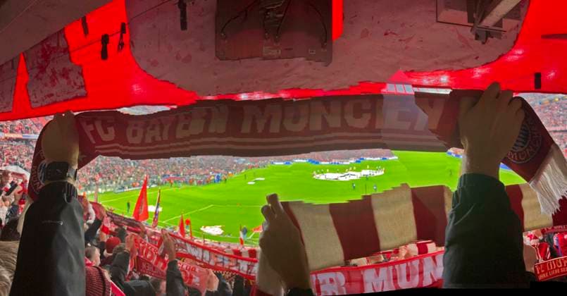 09.12.2025, Fussball UEFA Championsleague 2025 2026: Vorrunde 6.Spieltag, FC Bayern München - Sporting Lissabon, in der Allianz-Arena München. Perspektive von den Fans aus