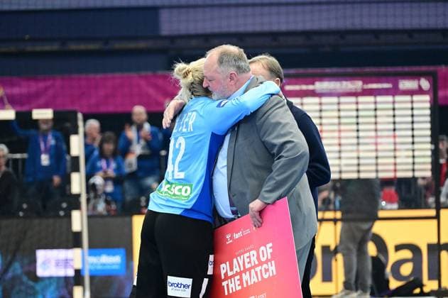 09.12.2025 xkhx Dormund, Westfallenhalle, Länderspiel Handball-WM der Frauen Viertelfinale Handball-Nationalmannschaft Deutschland gegen Nationalteam Brasilien Die deutschen Handball-Frauen durch den Sieg im Halbfinale - entsprechend groß der Jubel