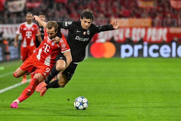 UEFA Champions League; FC Bayern München - Sporting CP; 09.12.2025 MUNICH, GERMANY - 09. DECEMBER: im Duell Harry KANE (FC Bayern Munich 9) und Eduardo QUARESMA (Sporting CP 72) während dem Match zwischen dem FC Bayern München und Sporting Lissabon am 6. Spieltag der UEFA Champions League Ligaphase in der Allianz Arena Copyright: xBEAUTIFULxSPORTS Goldbergx
