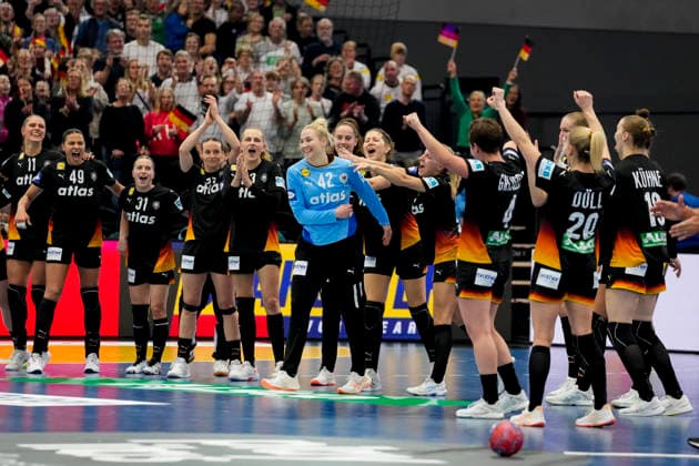tha players of Germany celebrate after winning during the 27th IHF Women s Handball World Championship, WM, Weltmeisterschaft Quarter final match between Germany and Brazil at Westfalenhalle on December 9, 2025 in Dortmund, Germany. (Photo by Alex Gottschalk DeFodi Images)