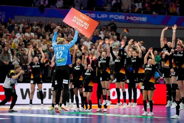 tha players of Germany celebrate after winning during the 27th IHF Women s Handball World Championship, WM, Weltmeisterschaft Quarter final match between Germany and Brazil at Westfalenhalle on December 9, 2025 in Dortmund, Germany. (Photo by Alex Gottschalk DeFodi Images)