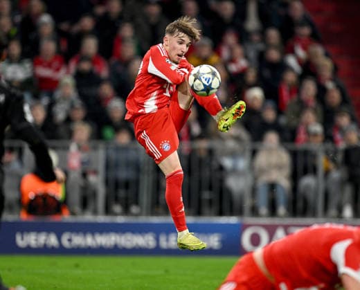 FUSSBALL CHAMPIONS LEAGUE SAISON 2025 2026 Vorrunde 6. Spieltag 09.12.2025 FC Bayern Muenchen - Sporting Lissabon Lennart Karl (FC Bayern Muenchen)