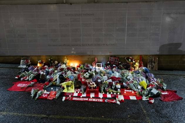Charlton Athletic v Middlesbrough Sky Bet Championship General view of a memorial outside the stadium for Norman Barker known as Headphones Norm before the Sky Bet Championship match at The Valley, London 09 12 2025 UK Newspapers OUT Copyright: xBenxPetersx FIL-22613-0121