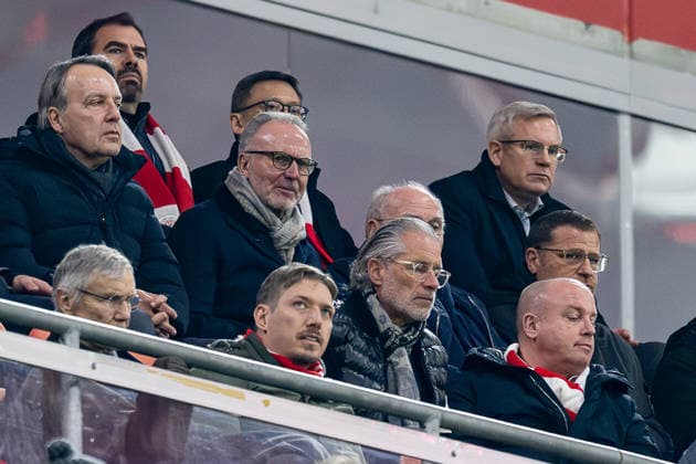 Karl-Heinz Rummenigge (Mitglied Aufsichtsrat, FC Bayern Muenchen) auf der Tribuene, daneben Uli Hoeness (Ehrenpraesident, FC Bayern Muenchen) und Max Eberl (Sportvorstand, FC Bayern Muenchen) GER, FC Bayern Muenchen vs. Sporting Lissabon SCP, Fussball, Champions League, Ligaphase 6. Spieltag, Saison 2025 2026, 09.12.2025. (DFL DFB REGULATIONS PROHIBIT ANY USE OF PHOTOGRAPHS as IMAGE SEQUENCES and or QUASI-VIDEO). GER, FC Bayern Muenchen vs. Sporting Lissabon SCP, Fussball, Champions League, Ligaphase 6. Spieltag, Saison 2025 2026, 09.12.2025. Muenchen Copyright: xEibner-Pressefoto HeikexFeinerx EP_HFR