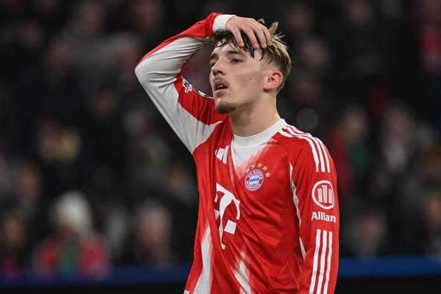 09.12.2025, xjrdrx, Fussball UEFA Champions League, FC Bayern Muenchen - Sporting Lissabon v.l. Lennart Karl (FC Bayern Muenchen) Enttäuscht, traurig, frustriert (DFL DFB REGULATIONS PROHIBIT ANY USE OF PHOTOGRAPHS as IMAGE SEQUENCES and or QUASI-VIDEO) Muenchen