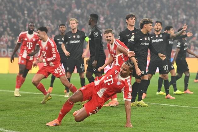 Torjubel Serge GNABRY (FC Bayern Muenchen) nach TOR ZUM 1-1.JUBEL,FREUDE,BEGEISTERUNG, Fussball Champions League,Saison 2025 26, Ligaphase FC Bayern Muenchen - Sporting CP am 09.12..2025.