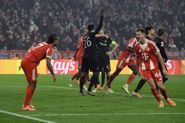 09.12.2025, xemx, Fussball UEFA Champions League, FC Bayern Muenchen - Sporting Lissabon v.l. Torjubel nach dem Tor zum celebrating the goal celebrate 1:1 durch Serge Gnabry (FC Bayern Muenchen) Josip Stanisic (FC Bayern Muenchen) (DFL DFB REGULATIONS PROHIBIT ANY USE OF PHOTOGRAPHS as IMAGE SEQUENCES and or QUASI-VIDEO) Muenchen