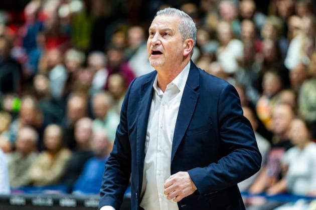 09.12.2025, xomx, Basketball EuroCup 2025, Niners Chemnitz - Panionios Athen v.l. Ilias Zouros (Panionios Cosmorama Travel Athens Headcoach). Portrait, Portraet, Chemnitz