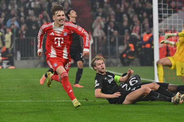 09.12.2025, xjrdrx, Fussball UEFA Champions League, FC Bayern Muenchen - Sporting Lissabon v.l. Torjubel nach dem Tor zum celebrating the goal celebrate 2:1 durch Lennart Karl (FC Bayern Muenchen) (DFL DFB REGULATIONS PROHIBIT ANY USE OF PHOTOGRAPHS as IMAGE SEQUENCES and or QUASI-VIDEO) Muenchen