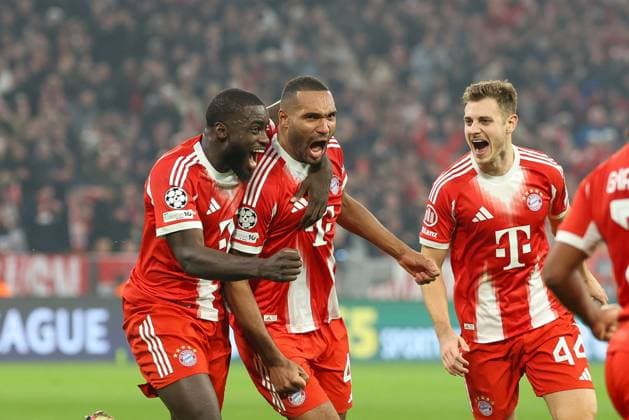 Torjubel von Dayot Upamecano 2 (FC Bayern Muenchen), Jonathan Tah 4 (FC Bayern Muenchen), Josip Stanisic 44 (FC Bayern Muenchen) zum 3:1, FC Bayern Muenchen vs. Sporting Lissabon, Fussball, Champions League, 6. Spieltag, 09.12.2025 Muenchen Bayern Deutschland