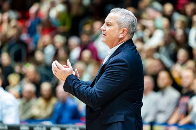 09.12.2025, xomx, Basketball EuroCup 2025, Niners Chemnitz - Panionios Athen v.l. Ilias Zouros (Panionios Cosmorama Travel Athens Headcoach). Portrait, Portraet, Chemnitz