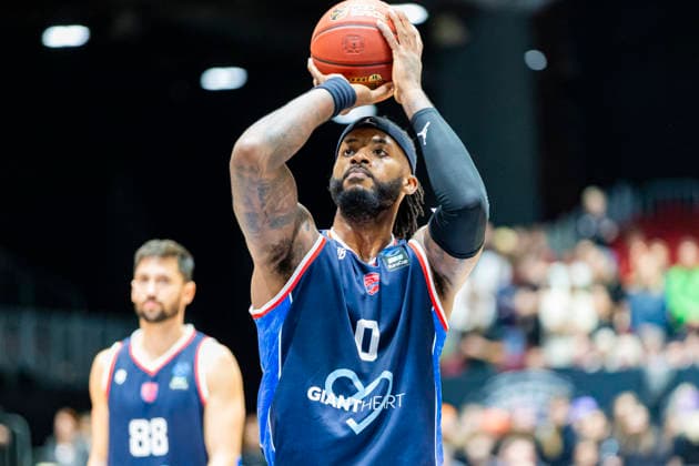 09.12.2025, xomx, Basketball EuroCup 2025, Niners Chemnitz - Panionios Athen v.l. NATE WATSON (Panionios Cosmorama Travel Athens). Portrait, Portraet, am Ball Chemnitz