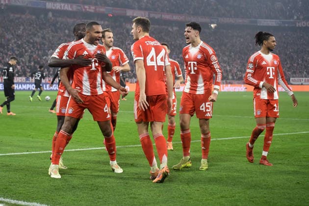 09.12.2025, xemx, Fussball UEFA Champions League, FC Bayern Muenchen - Sporting Lissabon v.l. Torjubel nach dem Tor zum celebrating the goal celebrate 3:1 durch Jonathan Tah (FC Bayern Muenchen) (DFL DFB REGULATIONS PROHIBIT ANY USE OF PHOTOGRAPHS as IMAGE SEQUENCES and or QUASI-VIDEO) Muenchen