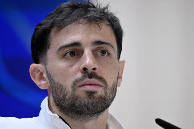 Ahead of Real Madrid v Manchester City - UEFA Champions League MADRID, SPAIN - DECEMBER 9: Bernardo Silva of Manchester City attends a press conference, PK, Pressekonferenz with the attendance of head coach Pep Guardiola (not seen) ahead of UEFA Champions League week 6 football match between Real Madrid and Manchester City at Bernabeu Stadium in Madrid, Spain on December 9, 2025. Burak Akbulut Anadolu Madrid Spain. Editorial use only. Please get in touch for any other usage.  Copyright: x2025xAnadoluxBurakxAkbulutx