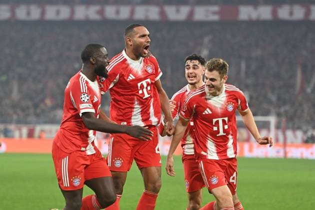 Torjubel v.li:Dayot UPAMECANO (Bayern Muenchen), Torschuetze Jonathan TAH (Bayern Muenchen),Aleksandar PAVLOVIC (Bayern Muenchen), Josip STANISIC (Bayern Muenchen) nach Tor zum 3-1,Jubel,Freude,Begeisterung, Fussball Champions League,Saison 2025 26, Ligaphase FC Bayern Muenchen - Sporting CP 3-1 am 09.12..2025.
