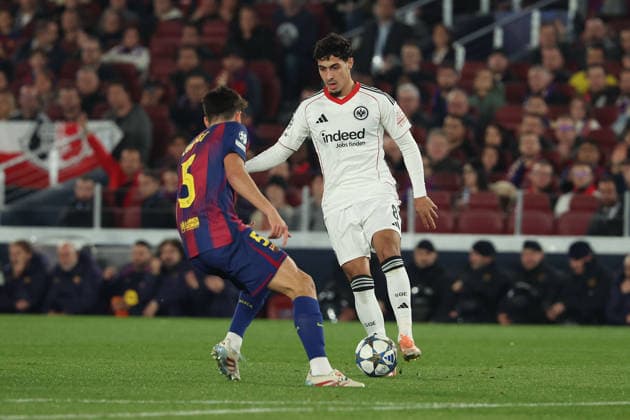 FBL-SPA CL FC Barcelona, Barca - Eintracht Frankfurt Pau Cubarsi (FC Barcelona), Fares Chaibi (Eintracht Frankfurt) during the Champions League phase Matchday 6 football match between FC Barcelona - Eintracht Frankfurt an Camp Nou Barcelona, on December 09, 2025. Copyright: JoaquimxFerreira