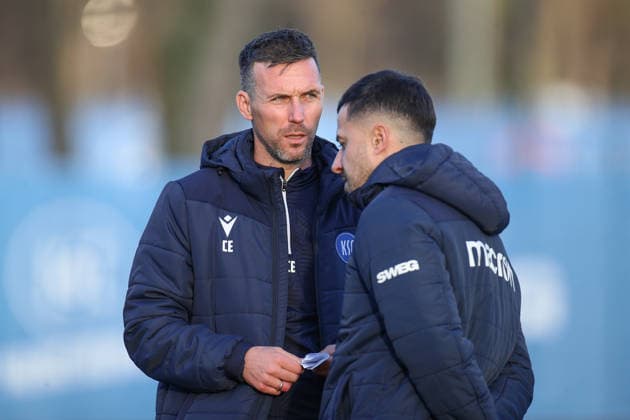Christian Eichner (Karlsruher SC, Chef-Trainer) im Austausch mit Sirus Motekallemi (Karlsruher SC, Co-Trainer), Karlsruher SC Fussball, 2. Bundesliga, Training, 2025 2026, 09.12.2025, DFL REGULATIONS PROHIBIT ANY USE OF PHOTOGRAPHS AS IMAGE SEQUENCES AND OR QUASI-VIDEO, Karlsruher SC Fussball, 2. Bundesliga, Training, 09.12.2025 Karlsruhe