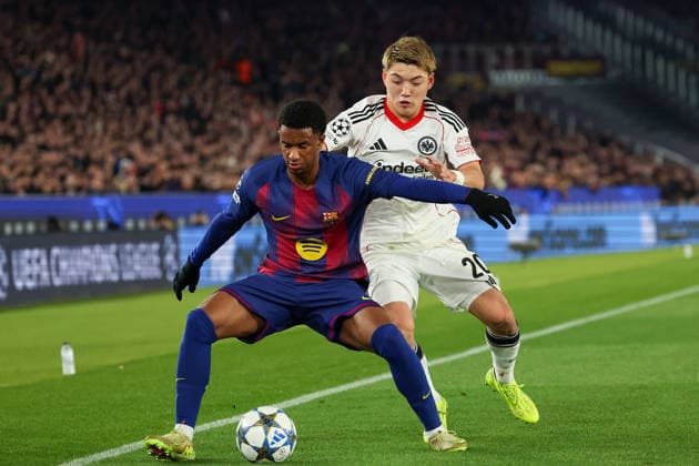 FBL-SPA CL FC Barcelona, Barca - Eintracht Frankfurt Alejandro Balde (FC Barcelona), Ritsu Doan (Eintracht Frankfurt) during the Champions League phase Matchday 6 football match between FC Barcelona - Eintracht Frankfurt an Camp Nou Barcelona, on December 09, 2025. Copyright: JoaquimxFerreira