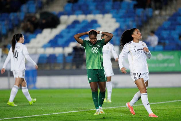 UEFA Women s Champions League - Real Madrid vs VfL Wolfsburg MADRID, SPAIN -December 9:Lineth Beerensteyn of Wolfsburg reacts to a missed opportunity during the UEFA Women s Champions League match between Real Madrid and VfL Wolfsburg at Alfredo Di Stefano stadium in Madrid.(Photo by Guillermo Martinez f22photo) Madrid Alfredo Di Stefano Stadium Spain Copyright: xGuillermoxMartinezx