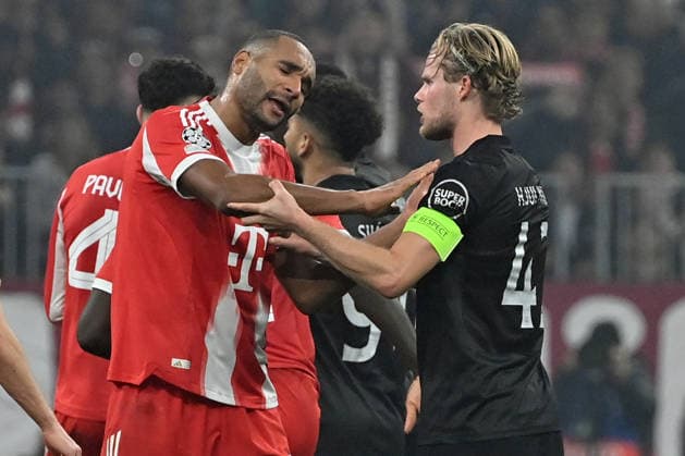 09.12.2025, xjrdrx, Fussball UEFA Champions League, FC Bayern Muenchen - Sporting Lissabon v.l. Rudelbildung Jonathan Tah (FC Bayern Muenchen) Morten Hjulmand (Sporting Lissabon) (DFL DFB REGULATIONS PROHIBIT ANY USE OF PHOTOGRAPHS as IMAGE SEQUENCES and or QUASI-VIDEO) Muenchen