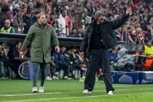 Vincent Kompany (Chef-Trainer, FC Bayern Muenchen) mit Geste Gestik, links Aaron Danks (Co-Trainer, FC Bayern Muenchen) GER, FC Bayern Muenchen vs. Sporting Lissabon SCP, Fussball, Champions League, Ligaphase 6. Spieltag, Saison 2025 2026, 09.12.2025. (DFL DFB REGULATIONS PROHIBIT ANY USE OF PHOTOGRAPHS as IMAGE SEQUENCES and or QUASI-VIDEO). GER, FC Bayern Muenchen vs. Sporting Lissabon SCP, Fussball, Champions League, Ligaphase 6. Spieltag, Saison 2025 2026, 09.12.2025. Muenchen *** Vincent Kompany Head Coach, FC Bayern Muenchen with gesture gesture, left Aaron Danks Co Coach, FC Bayern Muenchen GER, FC Bayern Muenchen vs Sporting Lisbon SCP, Football, Champions League, League Phase 6 Matchday, Season 2025 2026, 09 12 2025 DFL DFB REGULATIONS PROHIBIT ANY USE OF PHOTOGRAPHS as IMAGE SEQUENCES and or QUASI VIDEO GER, FC Bayern Muenchen vs Sporting Lisbon SCP, Football, Champions League, League Phase 6 Matchday, Season 2025 2026, 09 12 2025 Muenchen Copyright: xEibner-Pressefoto HeikexFeinerx EP_HFR