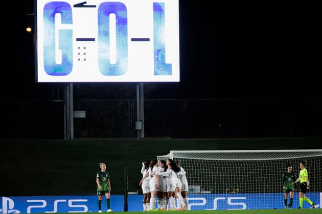 UEFA Women s Champions League - Real Madrid vs VfL Wolfsburg MADRID, SPAIN -December 9:Several player of Real Madrid celebrates a goal during the UEFA Women s Champions League match between Real Madrid and VfL Wolfsburg at Alfredo Di Stefano stadium in Madrid.(Photo by Guillermo Martinez f22photo) Madrid Alfredo Di Stefano Stadium Spain Copyright: xGuillermoxMartinezx