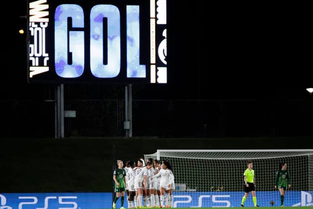 UEFA Women s Champions League - Real Madrid vs VfL Wolfsburg MADRID, SPAIN -December 9:Several player of Real Madrid celebrates a goal during the UEFA Women s Champions League match between Real Madrid and VfL Wolfsburg at Alfredo Di Stefano stadium in Madrid.(Photo by Guillermo Martinez f22photo) Madrid Alfredo Di Stefano Stadium Spain Copyright: xGuillermoxMartinezx