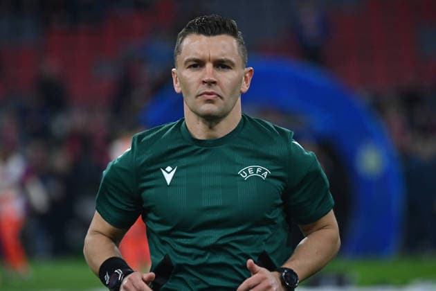 09.12.2025, xjrdrx, Fussball UEFA Champions League, FC Bayern Muenchen - Sporting Lissabon v.l. Schiedsrichter Referee Nicholas Walsh (Schottland) (DFL DFB REGULATIONS PROHIBIT ANY USE OF PHOTOGRAPHS as IMAGE SEQUENCES and or QUASI-VIDEO) Muenchen
