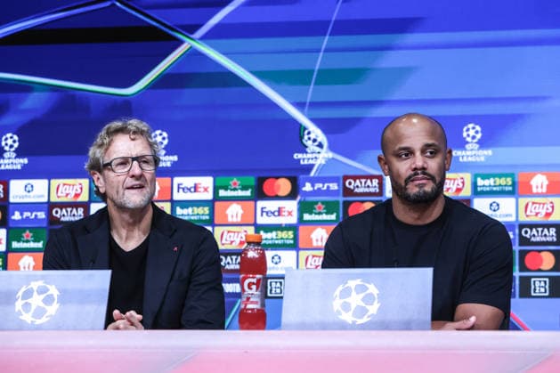 Fussball, UEFA Champions League Saison 2025 2026 Ligaphase - 6. Spieltag FC Bayern München - Sporting Clube de Portugal 09.12.2025, Allianz Arena Dieter Nickels (Pressesprecher FC Bayern München) Vincent Kompany (Trainer, FC Bayern München) Pressekonferenz München Allianz Arena Bayern Deutschland