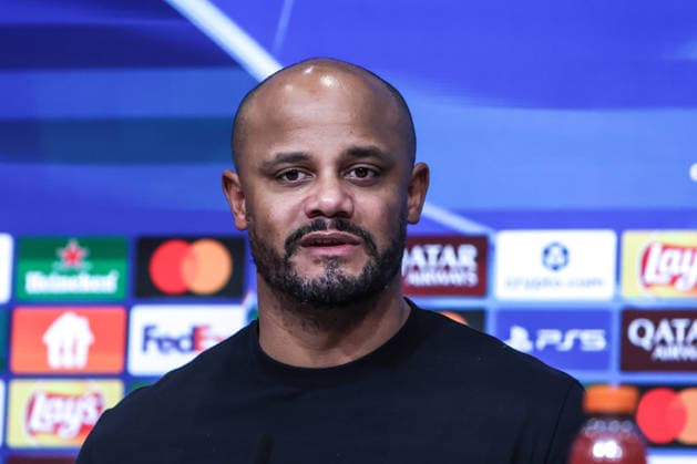 Fussball, UEFA Champions League Saison 2025 2026 Ligaphase - 6. Spieltag FC Bayern München - Sporting Clube de Portugal 09.12.2025, Allianz Arena Vincent Kompany (Trainer, FC Bayern München) Pressekonferenz München Allianz Arena Bayern Deutschland