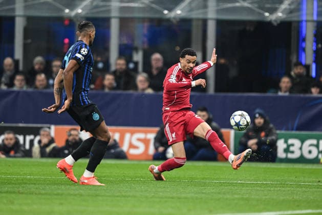 HUGO EKITIKE of Liverpool FC in action during the UEFA Champions League stage match Phase MD6 between Inter FC Internazionale and Liverpool FC, on 9th of December 2025, at Giuseppe Meazza San Siro Siro stadium in Milan, Italy  Copyright: xTizianoxBallabio IPAxSportx xipa-agency.netx xx IPA_68962339 IPA_Agency_IPA68962339