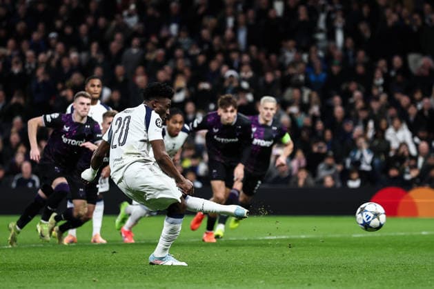London, England, 9th December 2025. Mohammed Kudus of Tottenham scores a penalty to make it 2-0 during the Tottenham Hotspur vs Slavia Prague UEFA Champions League match at the Tottenham Hotspur Stadium, London. Picture credit should read: David Klein Sportimage EDITORIAL USE ONLY. No use with unauthorised audio, video, data, fixture lists, club league logos or live services. Online in-match use limited to 120 images, no video emulation. No use in betting, games or single club league player publications. SPI_040_DK_TOT_SLA SPI-4359-0042