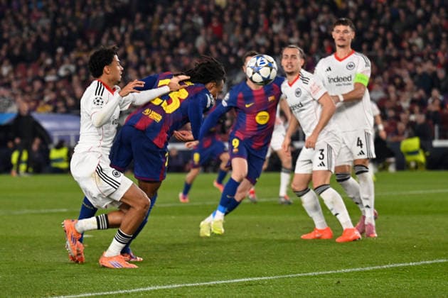 Barcelona, Camp Nou, 09.12.25, ESP, Herren, UEFA Champions Leaugue, Saison 2025-2026, FC Barcelona, Barca - Eintracht Frankfurt Bild: Jules KOUNDE (Barcelona) macht das Tor zum 1:1 UEFA regulations prohibit any use of photographs as image sequences and or quasi-video. Katalonien Spanien