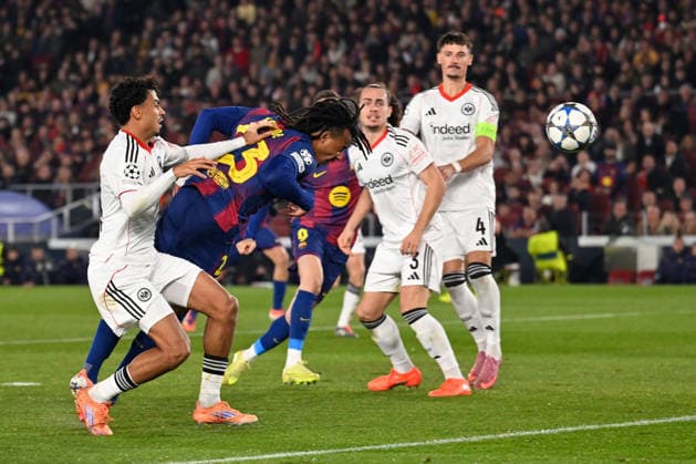 Barcelona, Camp Nou, 09.12.25, ESP, Herren, UEFA Champions Leaugue, Saison 2025-2026, FC Barcelona, Barca - Eintracht Frankfurt Bild: Jules KOUNDE (Barcelona) macht das Tor zum 1:1 UEFA regulations prohibit any use of photographs as image sequences and or quasi-video. Katalonien Spanien