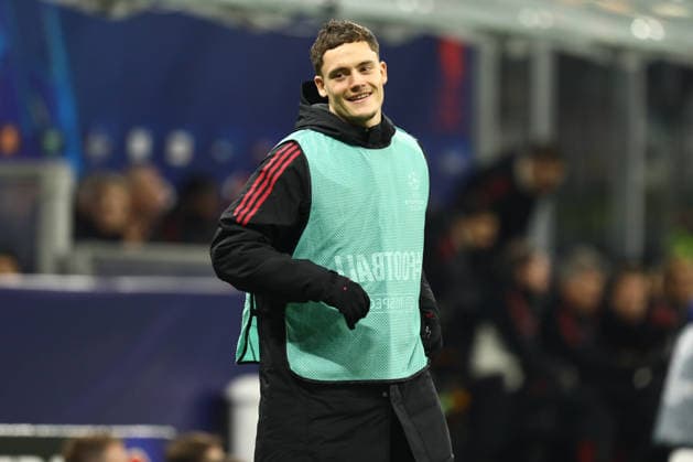 December 9, 2025, Milan, Lombardy, Italy: FLORIAN WIRTZ of Liverpool warms up during the UEFA Champions League 2025 26 League Phase Day 6 game between FC INTER and LIVERPOOL FC at the Giuseppe Meazza Stadium in Milan, Italy Milan Italy - ZUMAc179 20251209_zep_c179_019 Copyright: xMickaelxChavetx